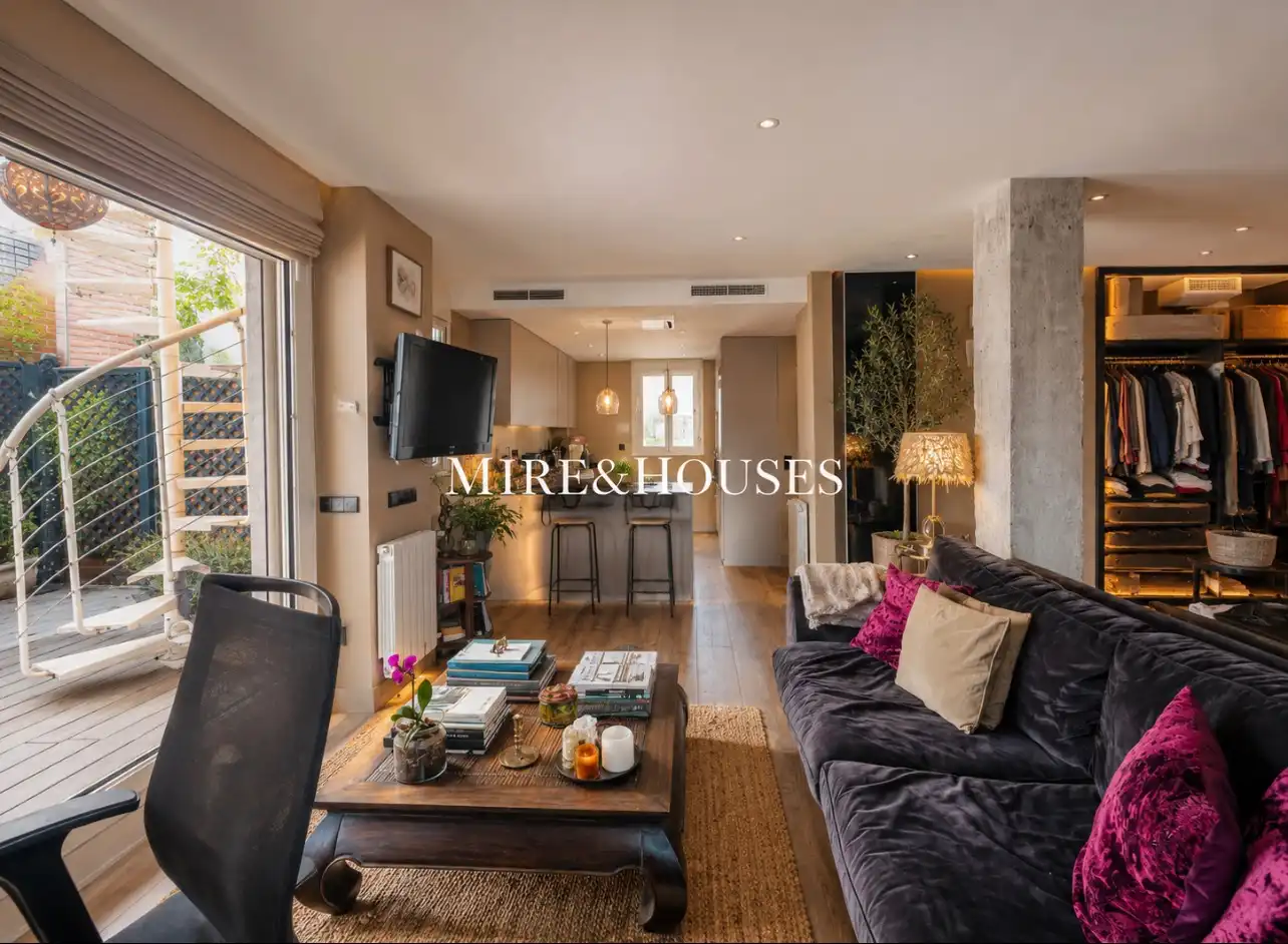 Living room of Attic for sale in La Moraleja  with Air Conditioner, Heating and Private garden
