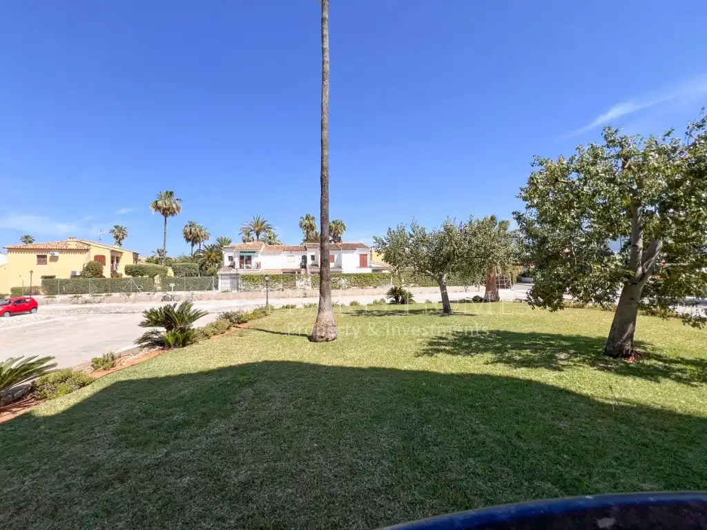 Apartamento de alquiler en Dénia con Aire acondicionado, Jardín privado y Piscina