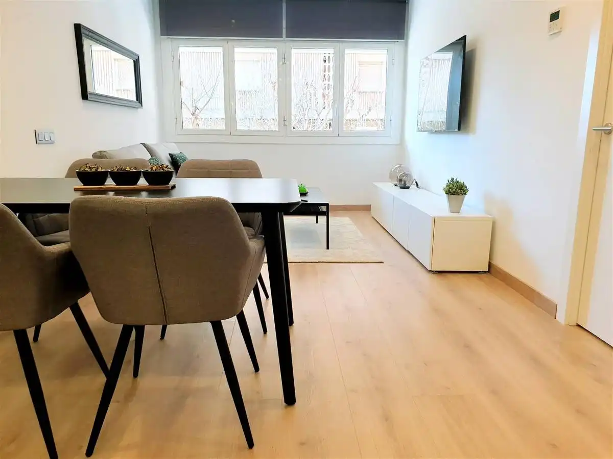 Living room of Flat for sale in Sant Cugat del Vallès  with Air Conditioner, Heating and Parquet flooring