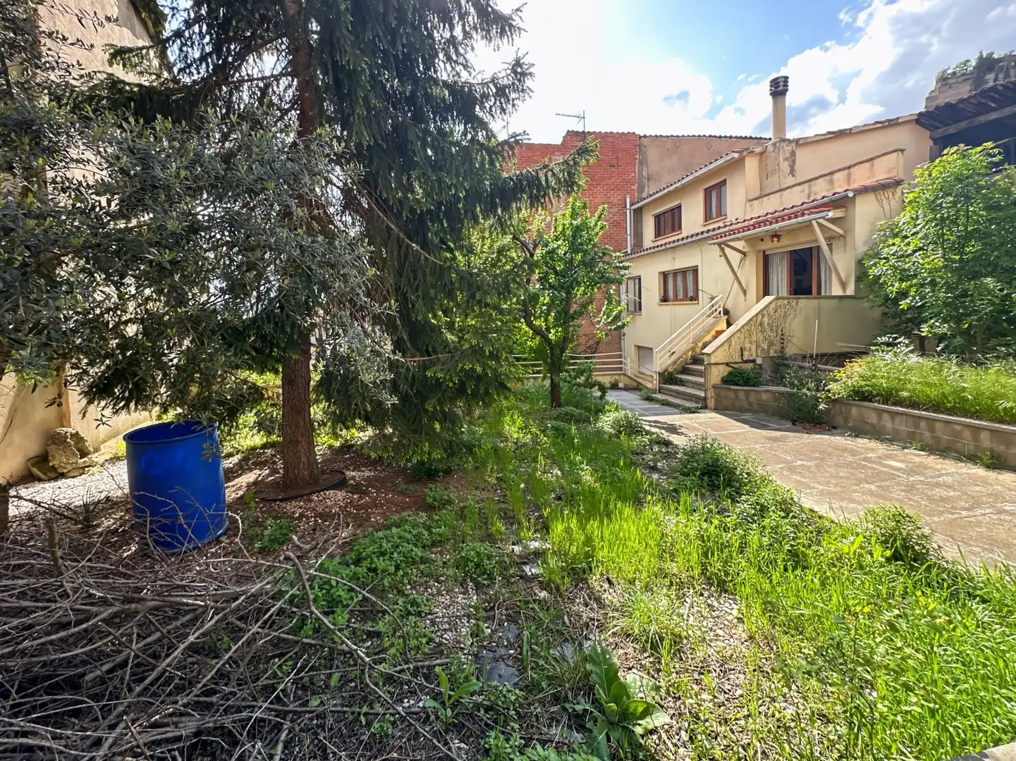 Einfamilien-Reihenhaus zum Verkauf in Berga mit Heizung und Balkon