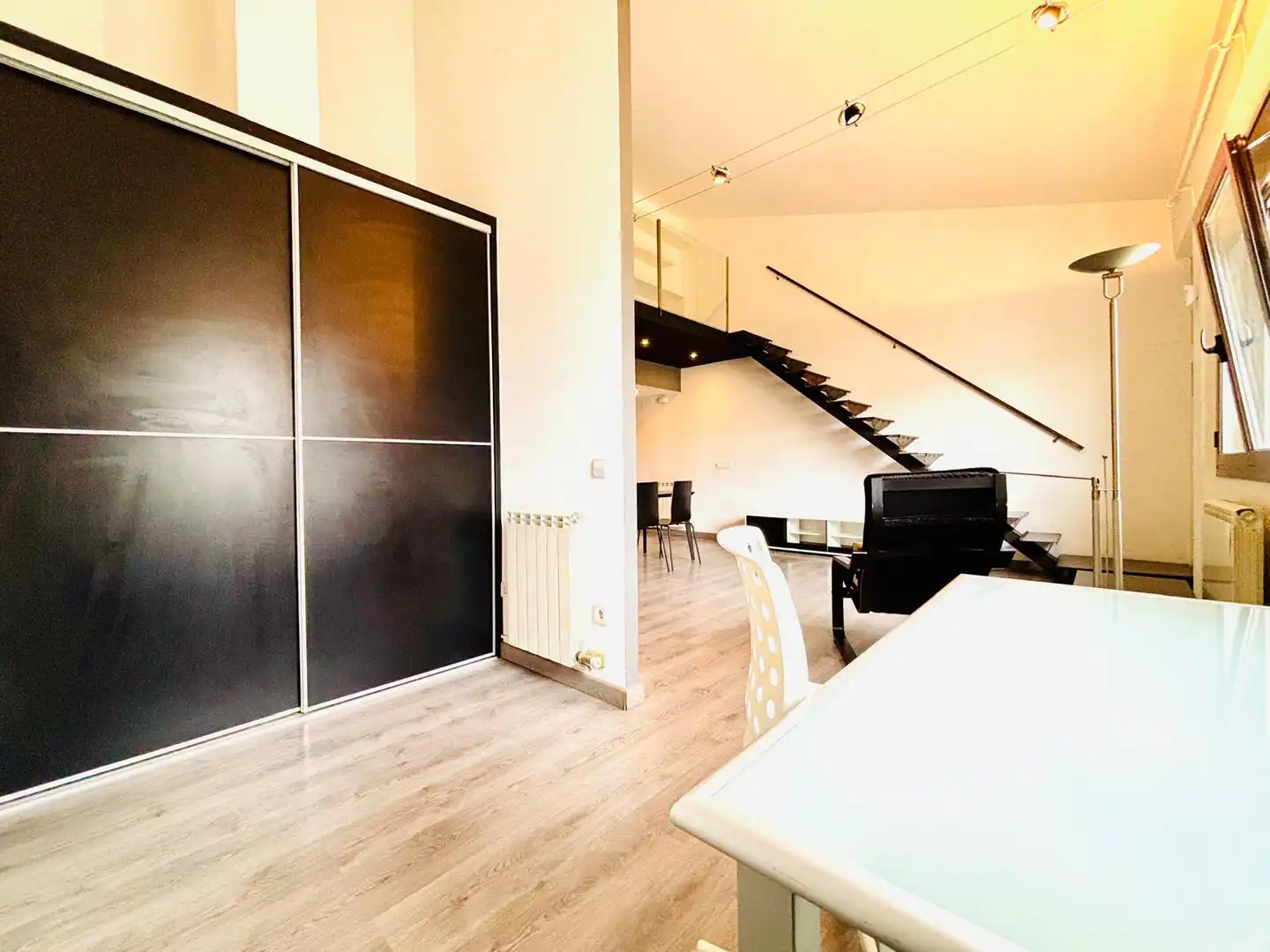 Living room of Duplexes for sale in Girona  with Air Conditioner, Heating and Parquet flooring