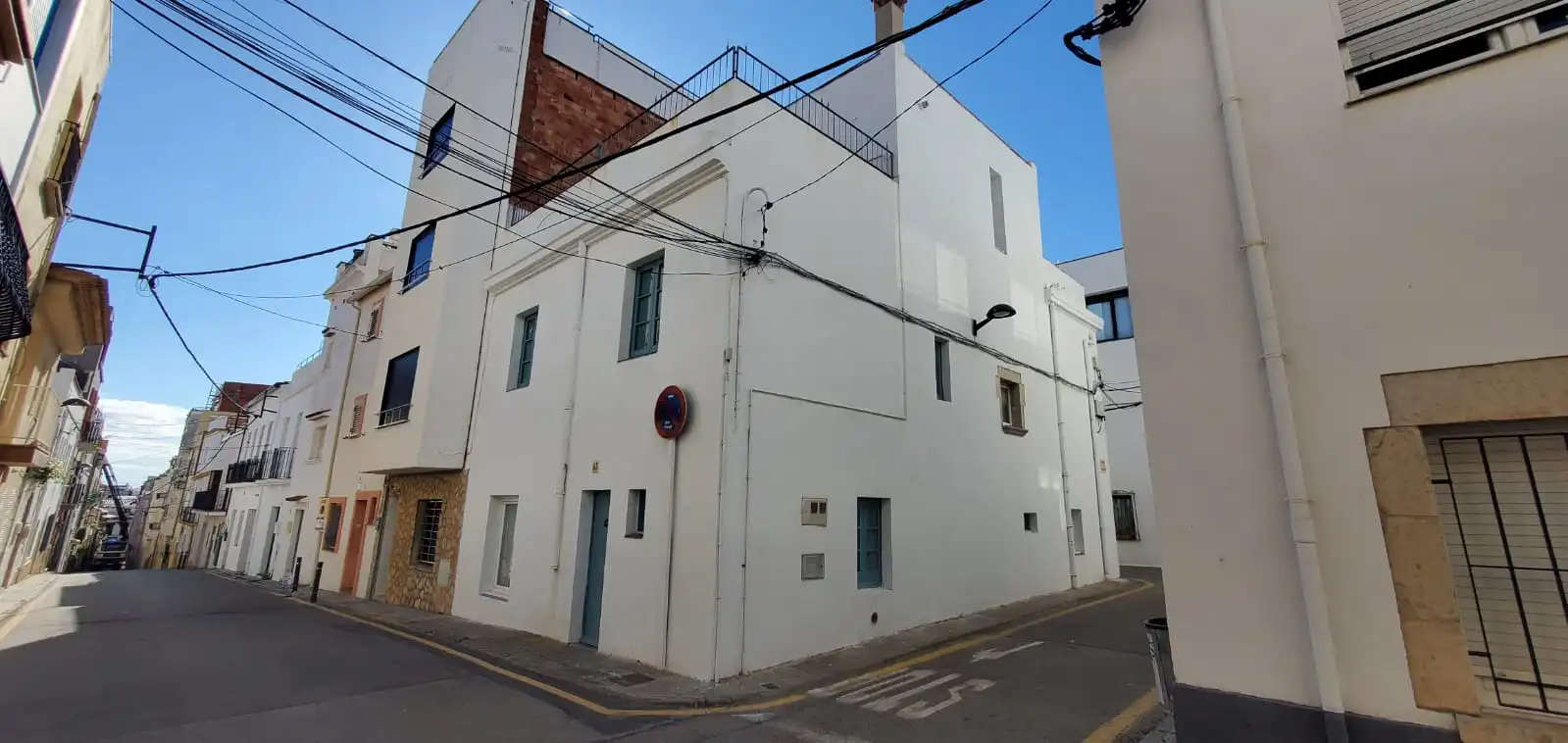 Außenansicht von Einfamilien-Reihenhaus zum Verkauf in L'Escala mit Heizung, Terrasse und Möbliert