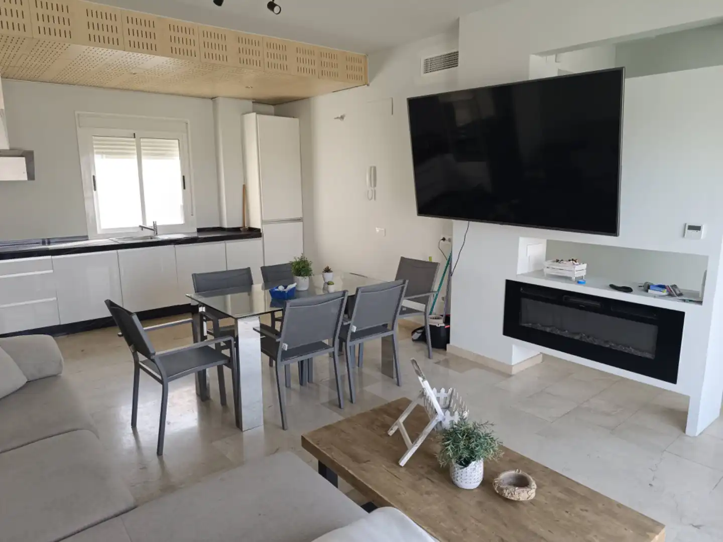 Living room of Attic for sale in Sanlúcar de Barrameda  with Air Conditioner, Terrace and Furnished