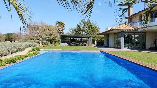 Casa-chalet en Venta en Peralada