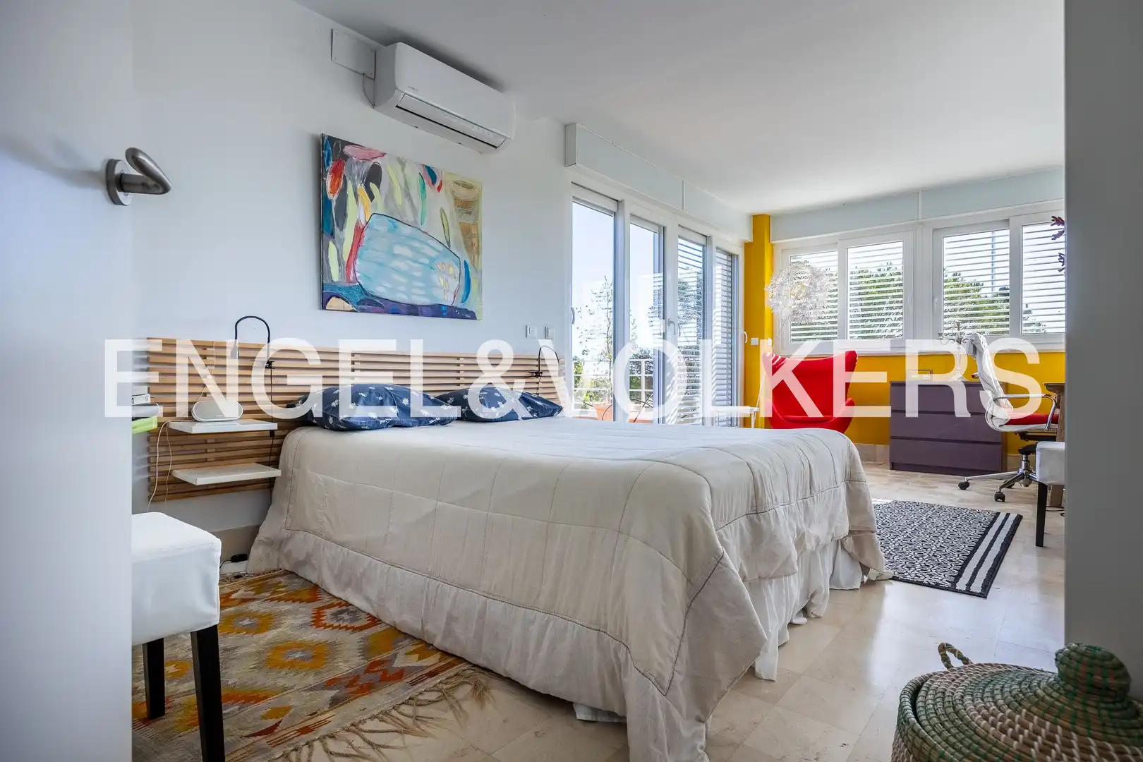 Bedroom of Houses for sale in Valencina de la Concepción  with Air Conditioner, Heating and Private garden