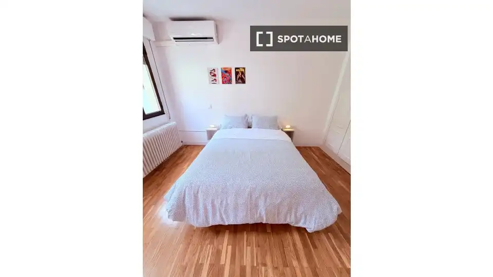 Bedroom of Study for share in Madrid  with Air Conditioner, Heating and Terrace