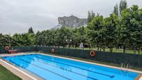 Piscina de Apartament en venda en Ezcaray amb Calefacció, Moblat i Piscina comunitària