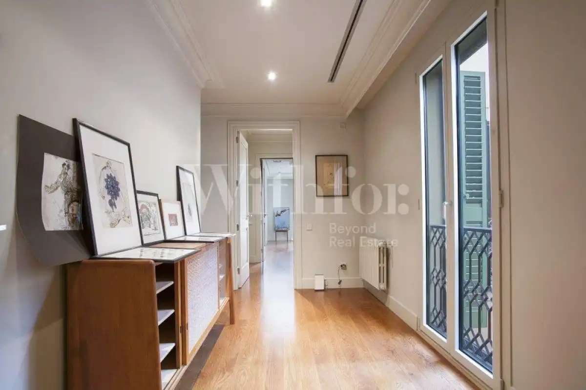 Exterior view of Flat for sale in Barcelona  with Air Conditioner, Heating and Parquet flooring