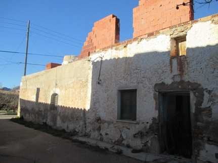 Vista exterior de Edifici en venda en Tortosa