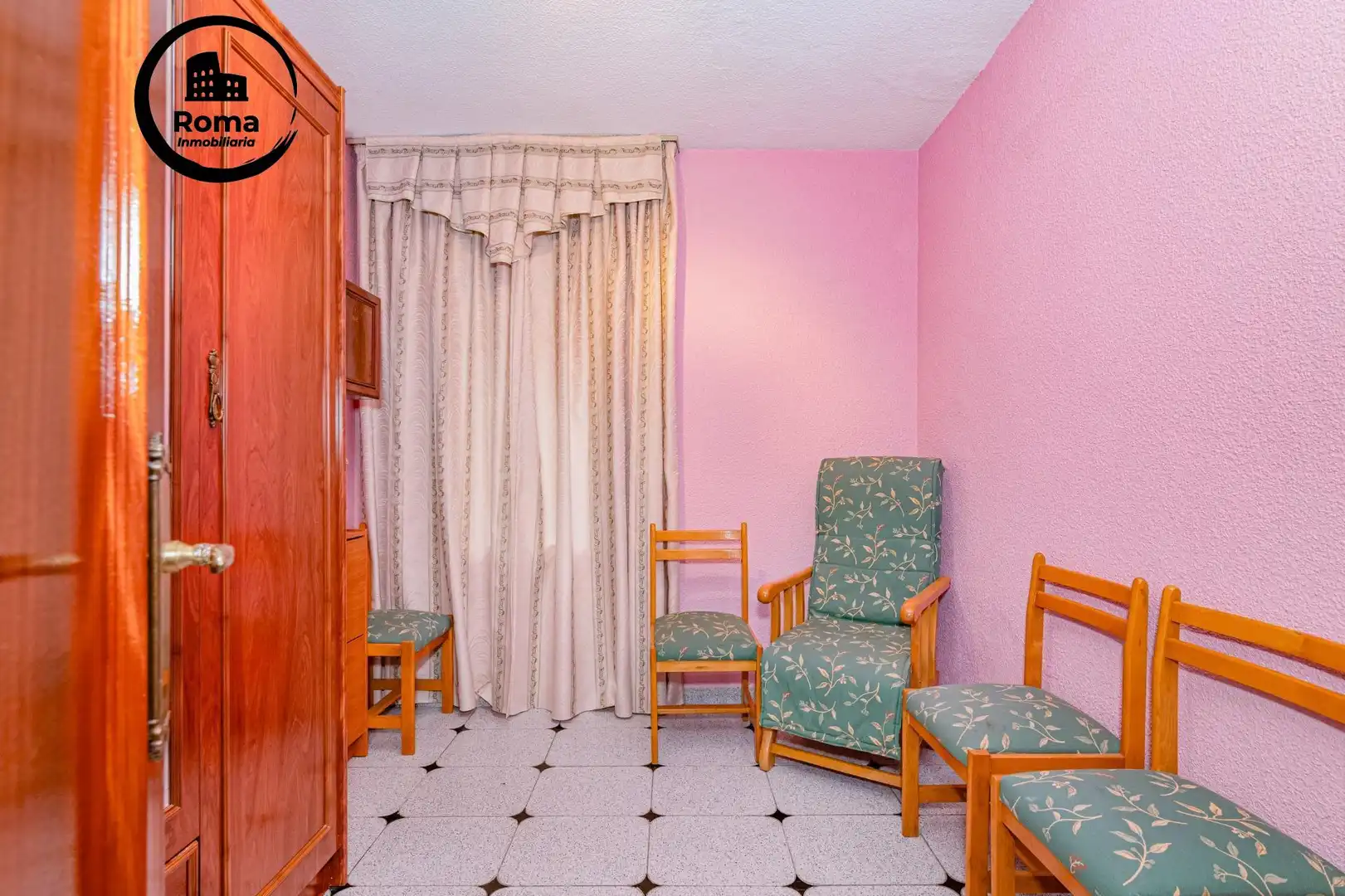 Bedroom of Flat for sale in Granada  with Air Conditioner, Terrace and Storage room