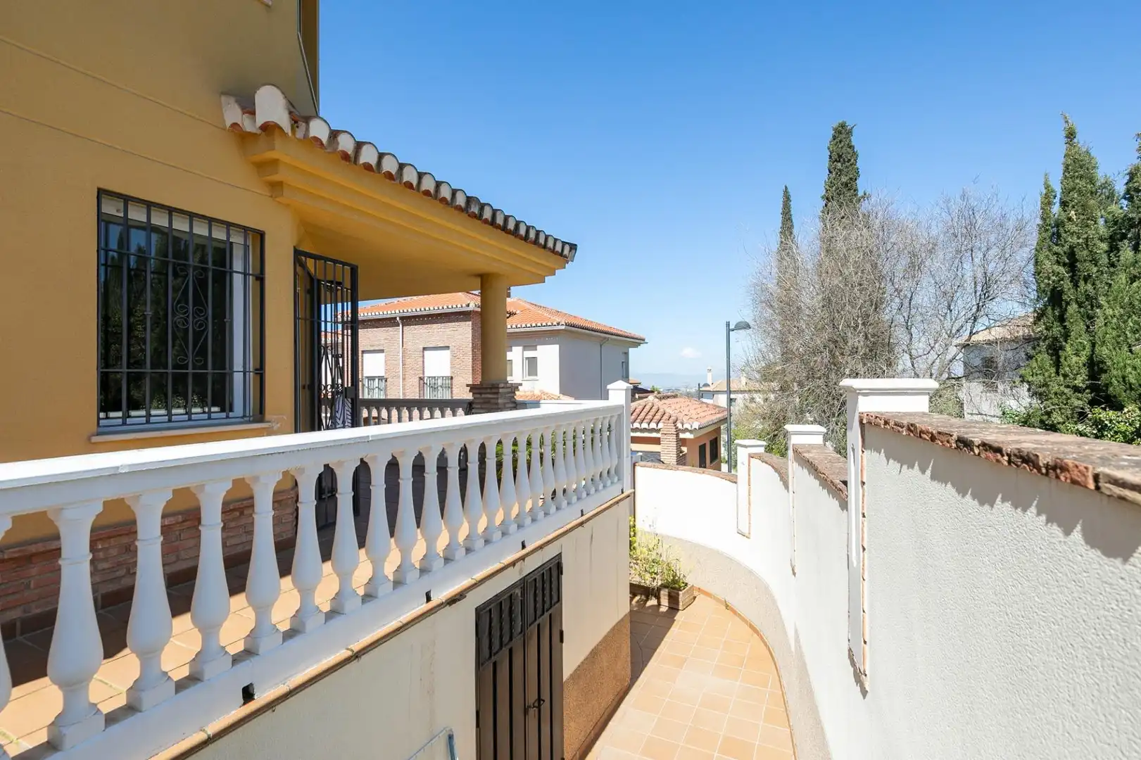 Vista exterior de Casa o chalet en venta en La Zubia con Calefacción, Jardín privado y Terraza