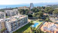 Vista exterior de Pis en venda en Salou amb Aire condicionat, Terrassa i Piscina comunitària