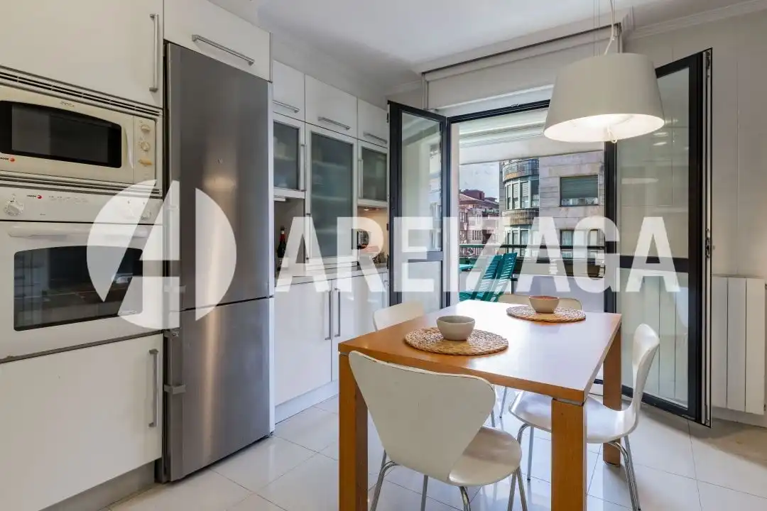 Küche von Wohnung zum Verkauf in Donostia - San Sebastián  mit Heizung, Terrasse und Balkon