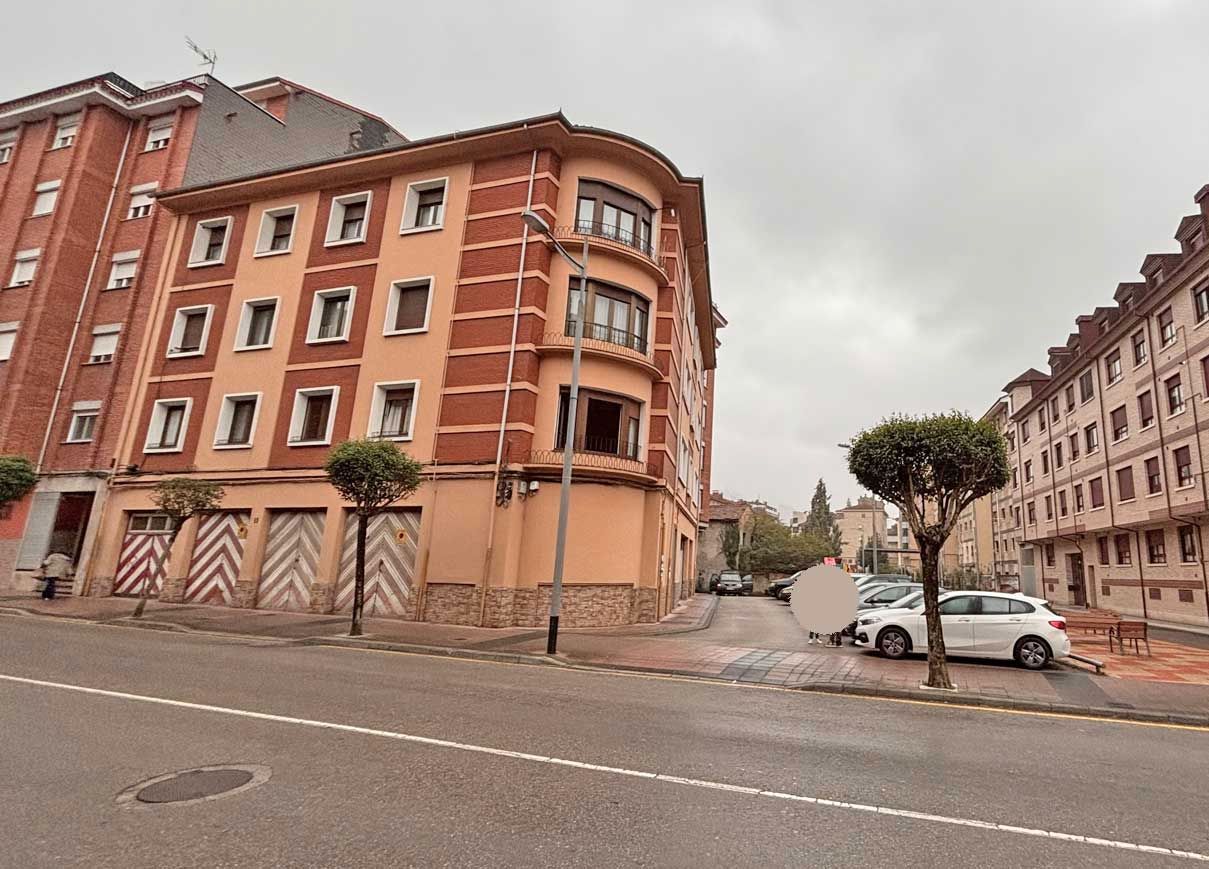 Vista exterior de Pis en venda en Mieres (Asturias) amb Calefacció, Parquet i Forn