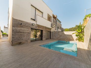 Adossat amb piscina en venda a MOSSÈN MARIÀ MARTINEZ