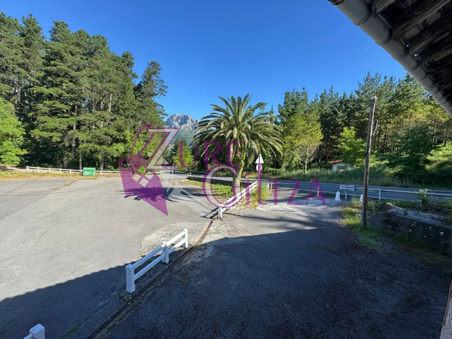 Parking de Finca rústica en venta en Mañaria con Calefacción y Amueblado