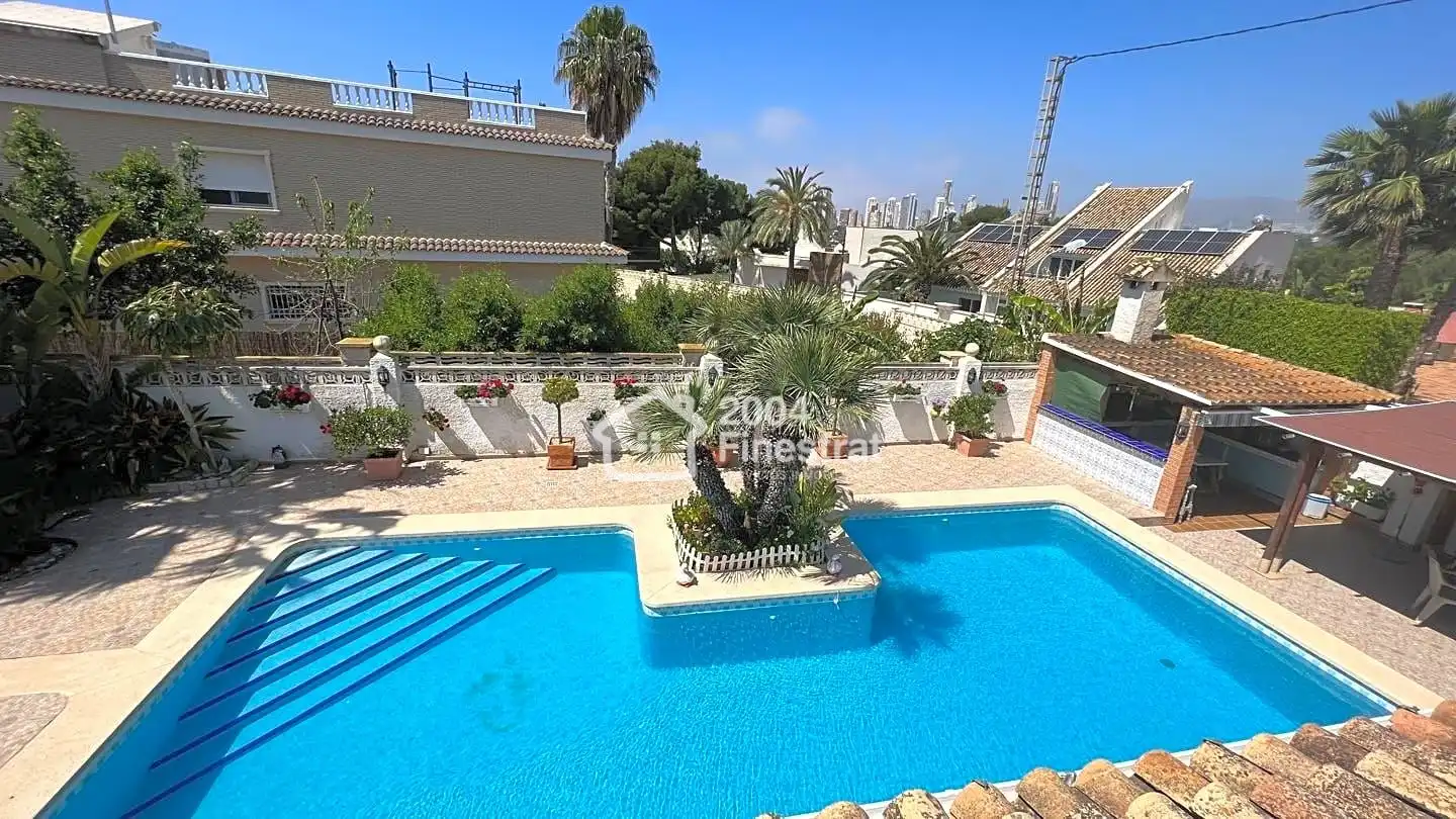 Piscina de Casa o chalet en venta en Benidorm