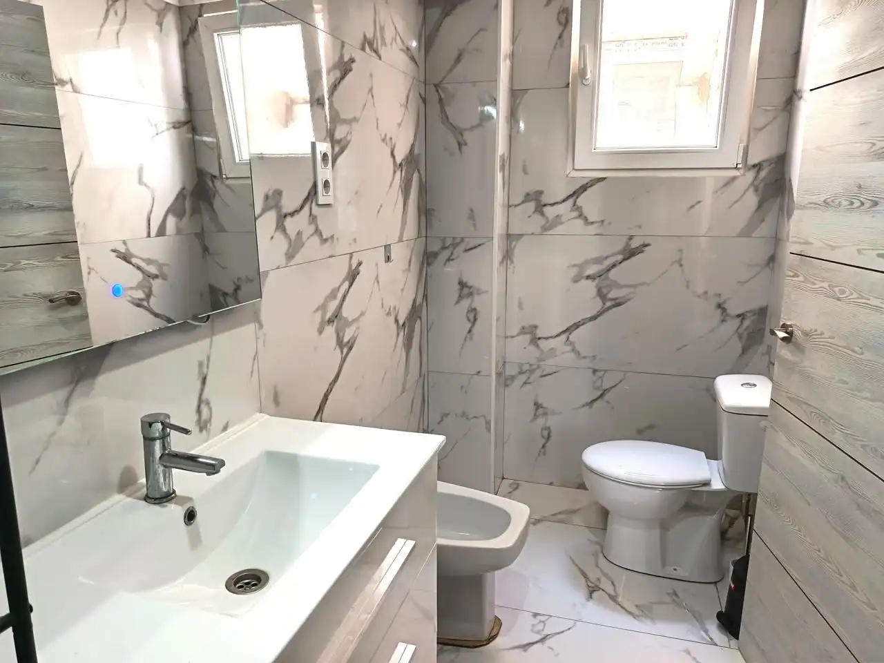 Baño de Piso en venta en Oliva con Aire acondicionado