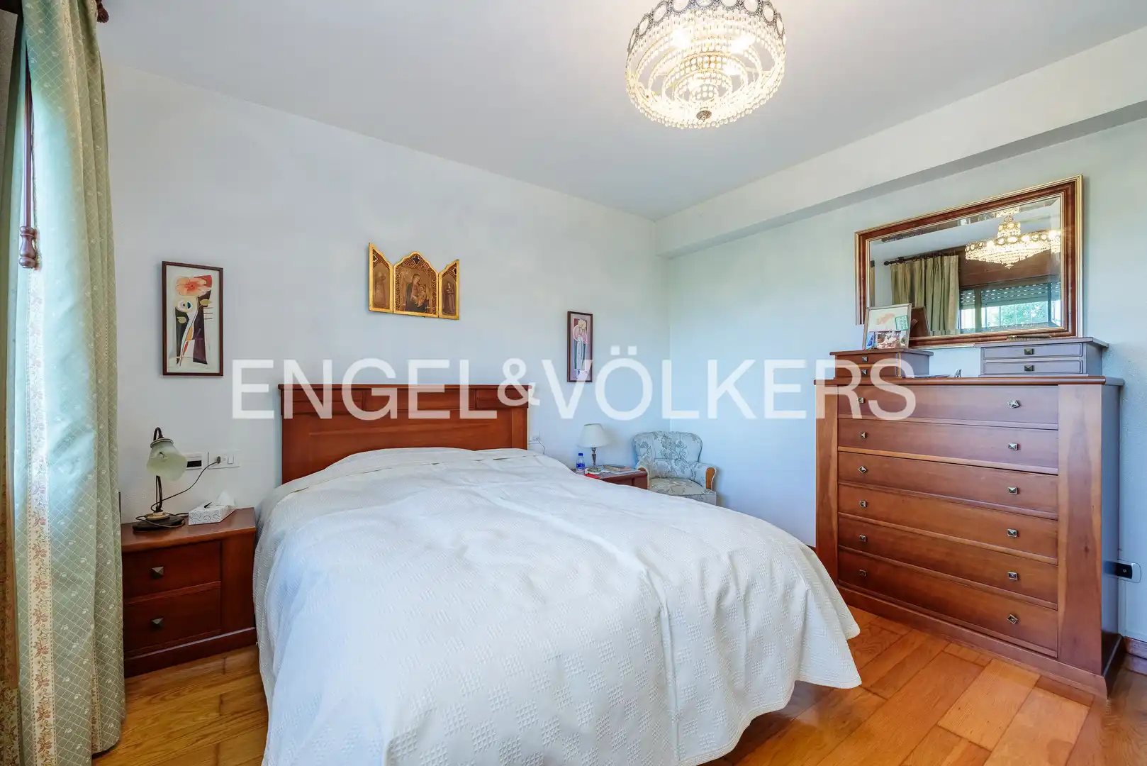 Habitación de Casa o chalet en venta en Vigo  con Calefacción, Jardín privado y Parquet