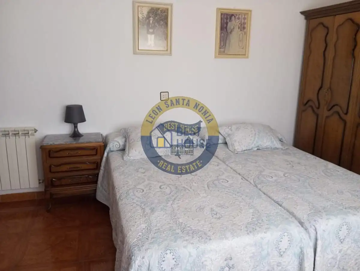 Bedroom of Houses for sale in Garrafe de Torío  with Heating, Parquet flooring and Terrace