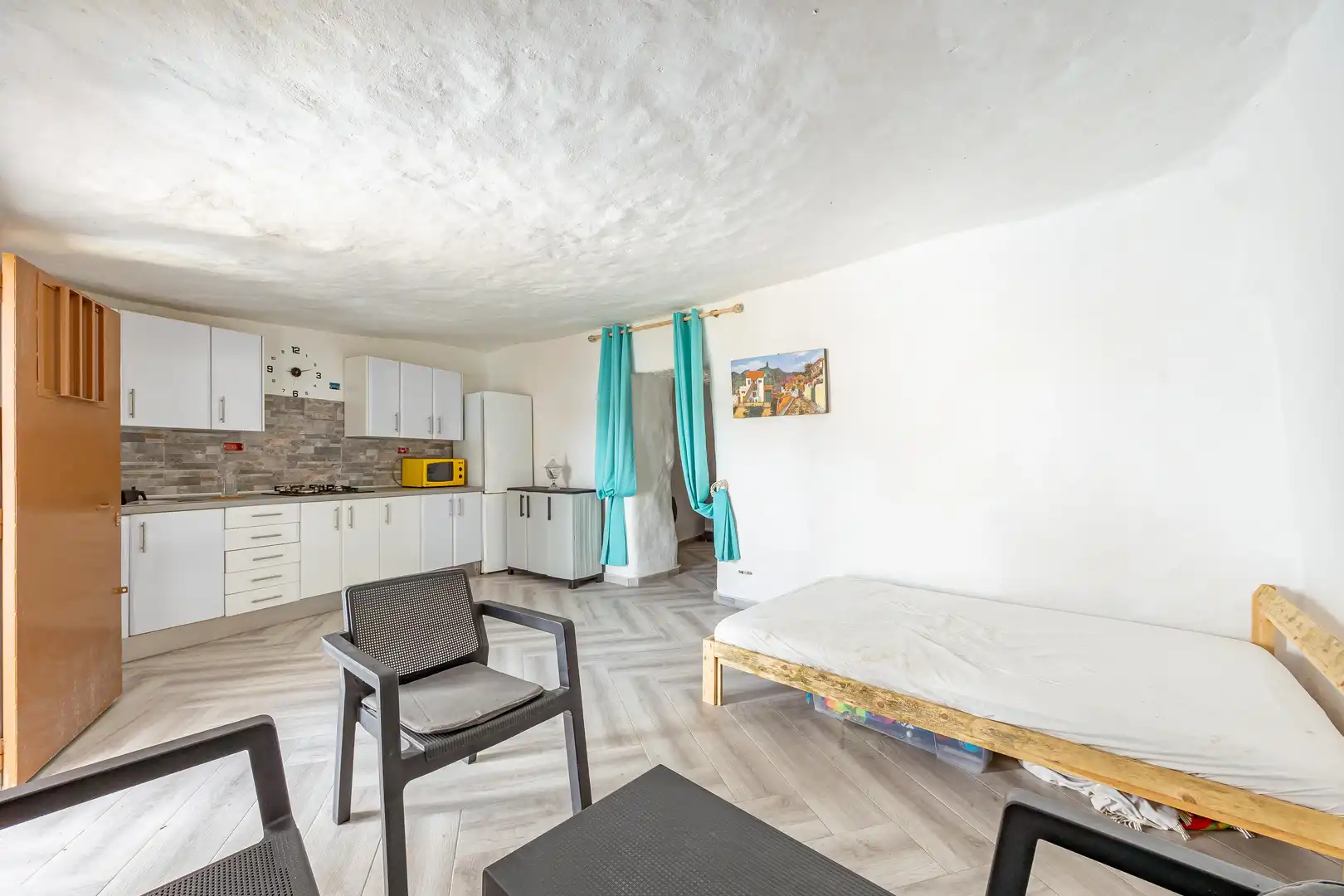 Cuina de Casa o xalet en venda en Vega de San Mateo amb Jardí privat, Terrassa i Moblat