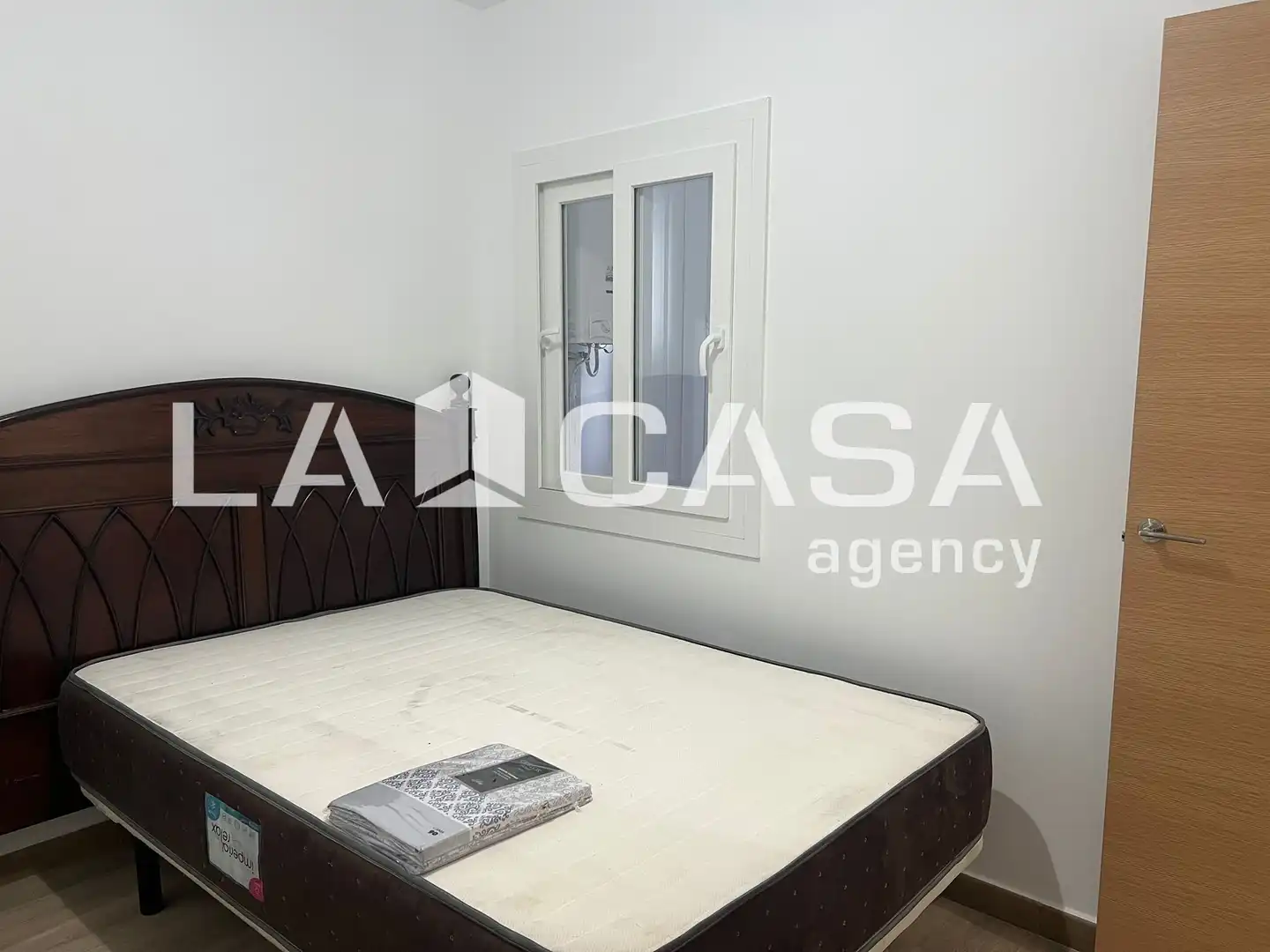 Flat with terrace for sale in Calle Radio Algeciras, imagen 2
