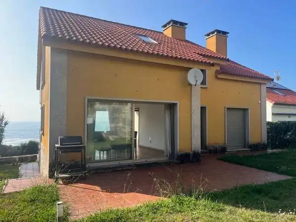 Vista exterior de Casa o chalet en venta en O Rosal   con Calefacción, Jardín privado y Terraza
