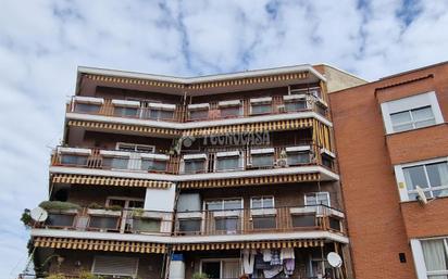 Vista exterior de Pis en venda en  Madrid Capital amb Calefacció i Parquet
