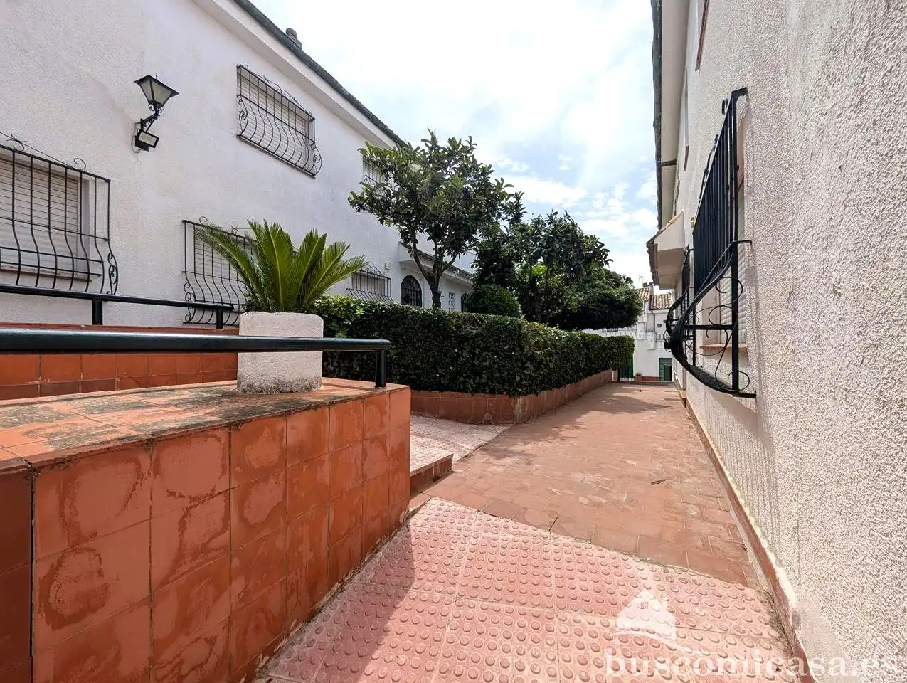 Vista exterior de Casa o xalet en venda en Linares amb Aire condicionat, Calefacció i Terrassa