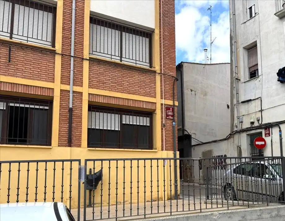 Vista exterior de Local en venta en Calahorra