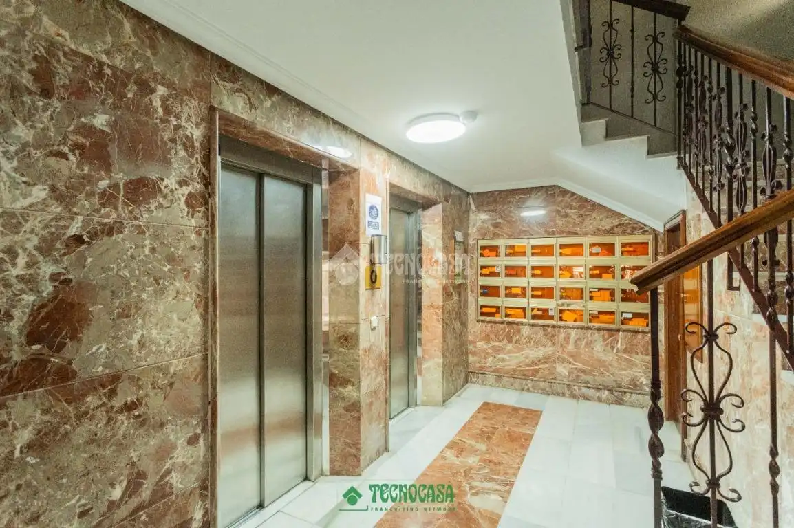 Piso en venta en Almería con Aire acondicionado