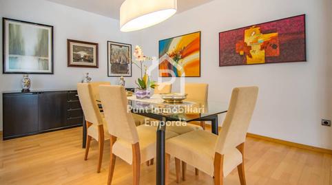 Foto 3 de Piso en venta en Calle Compositor Joaquim Serra, Eixample - Horta Capallera, Figueres