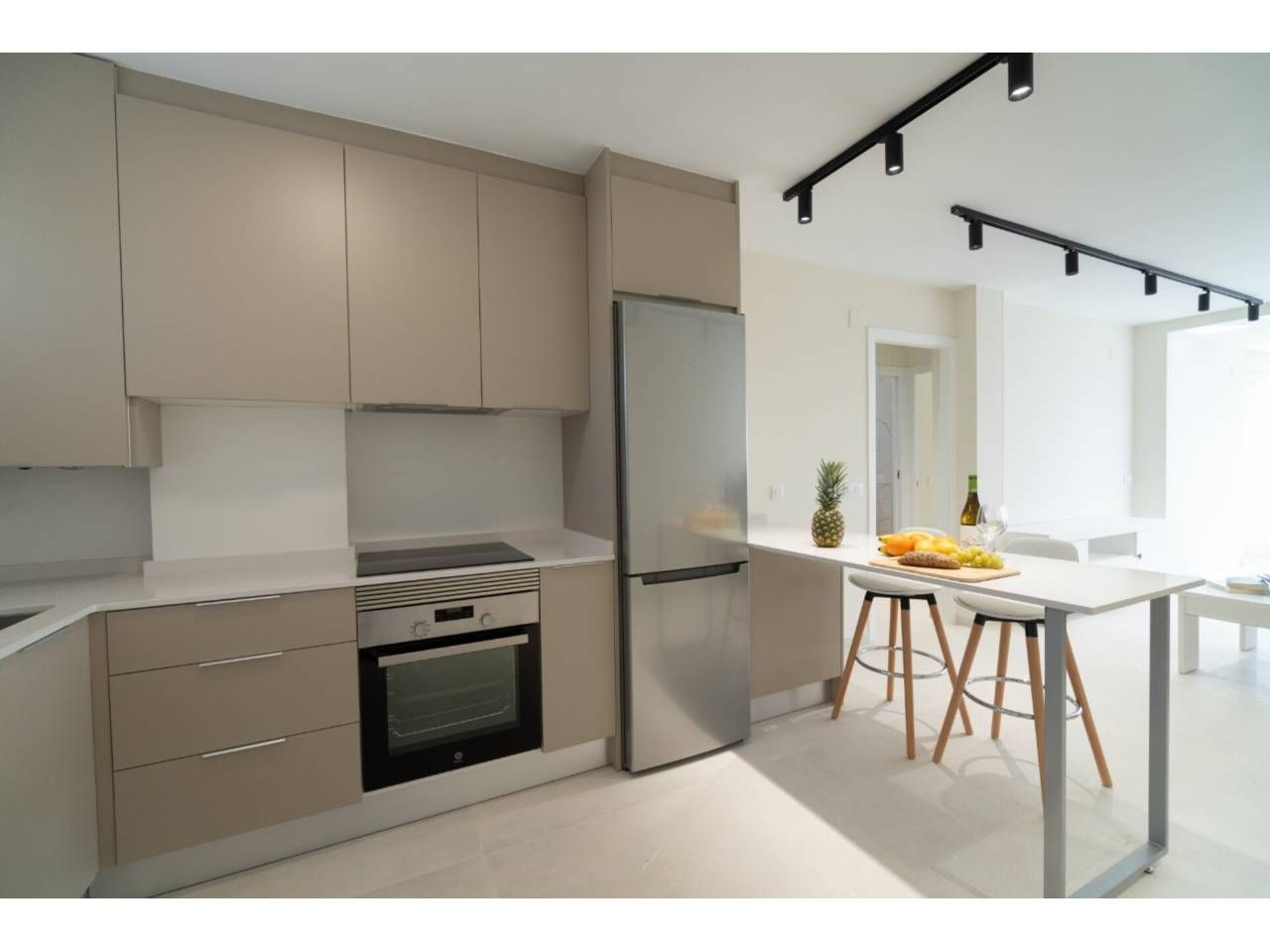 Cuina de Apartament en venda en Torremolinos amb Aire condicionat i Moblat