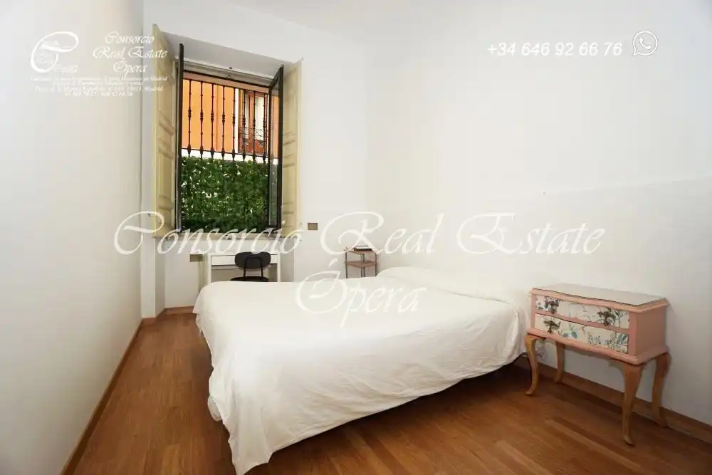 Flat for rent in Calle BOLA, Palacio