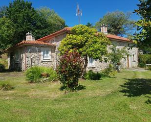 Vista exterior de Casa o xalet en venda en Narón amb Calefacció i Jardí privat