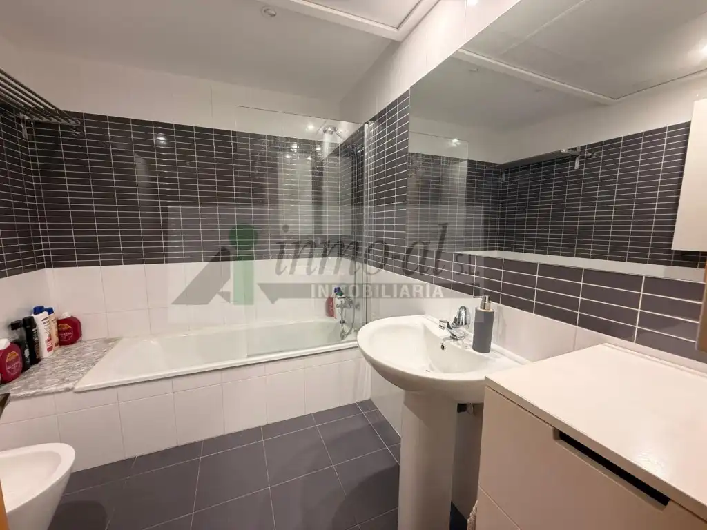 Bany de Casa o xalet en venda en Almazora / Almassora amb Aire condicionat, Terrassa i Piscina comunitària