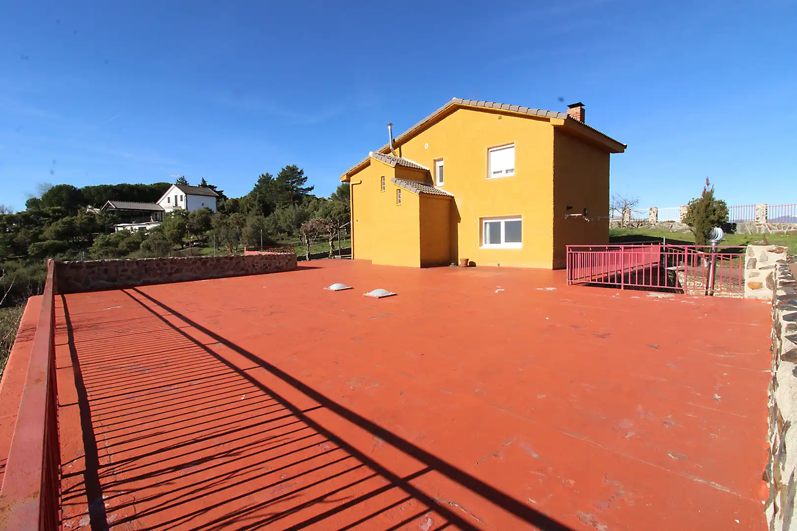 Exterior view of Houses for sale in Torremocha de Jarama  with Air Conditioner, Heating and Private garden