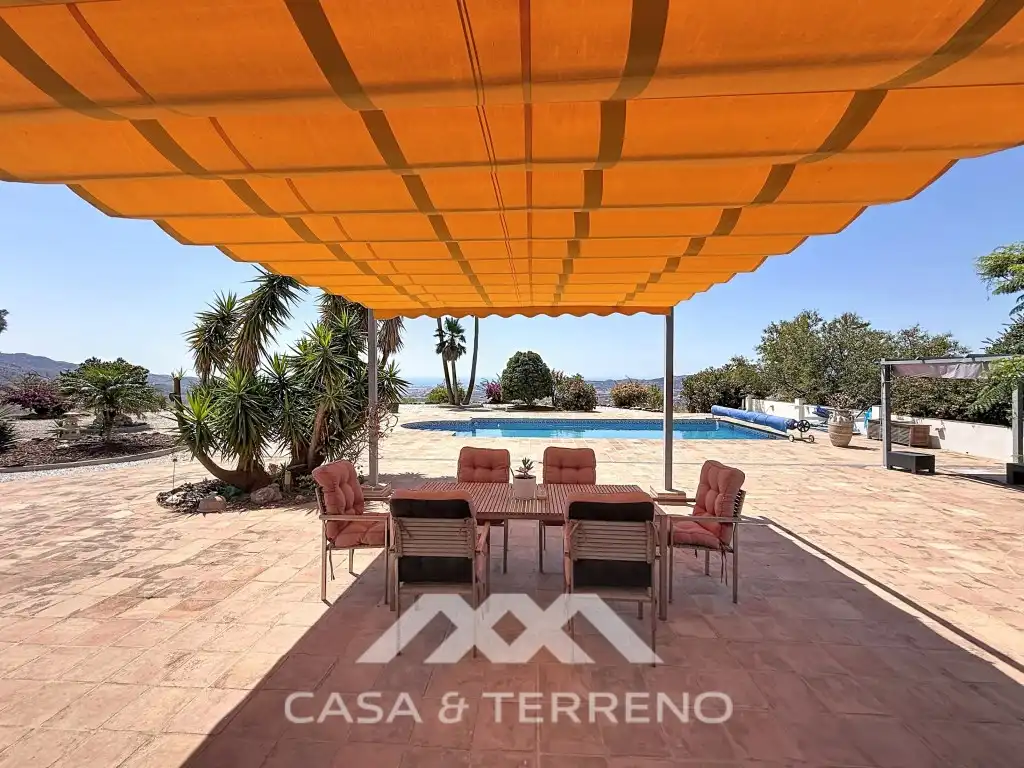 Terrassa de Casa o xalet en venda en Vélez-Málaga amb Aire condicionat, Jardí privat i Terrassa