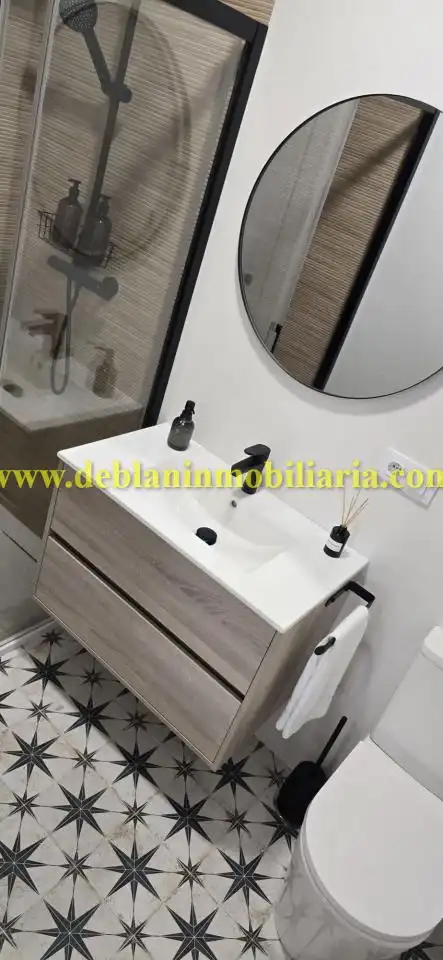 Baño de Piso de alquiler en O Porriño   con Calefacción y Amueblado