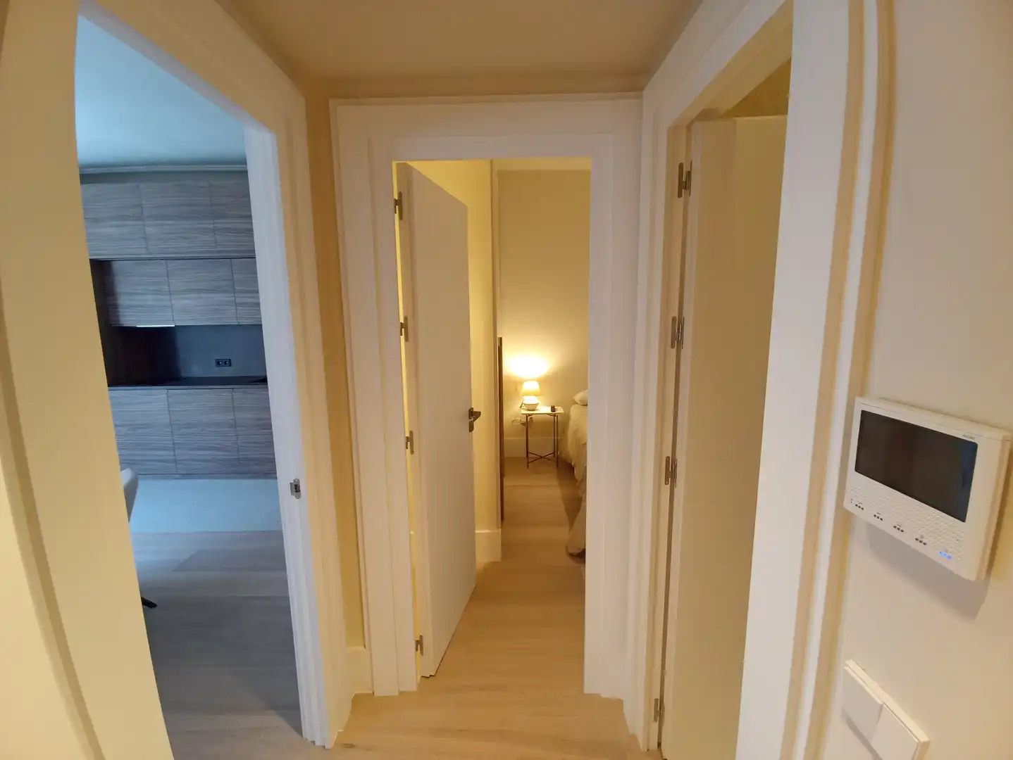 Flat for rent in Calle Asturias, Parque San Francisco - Uría