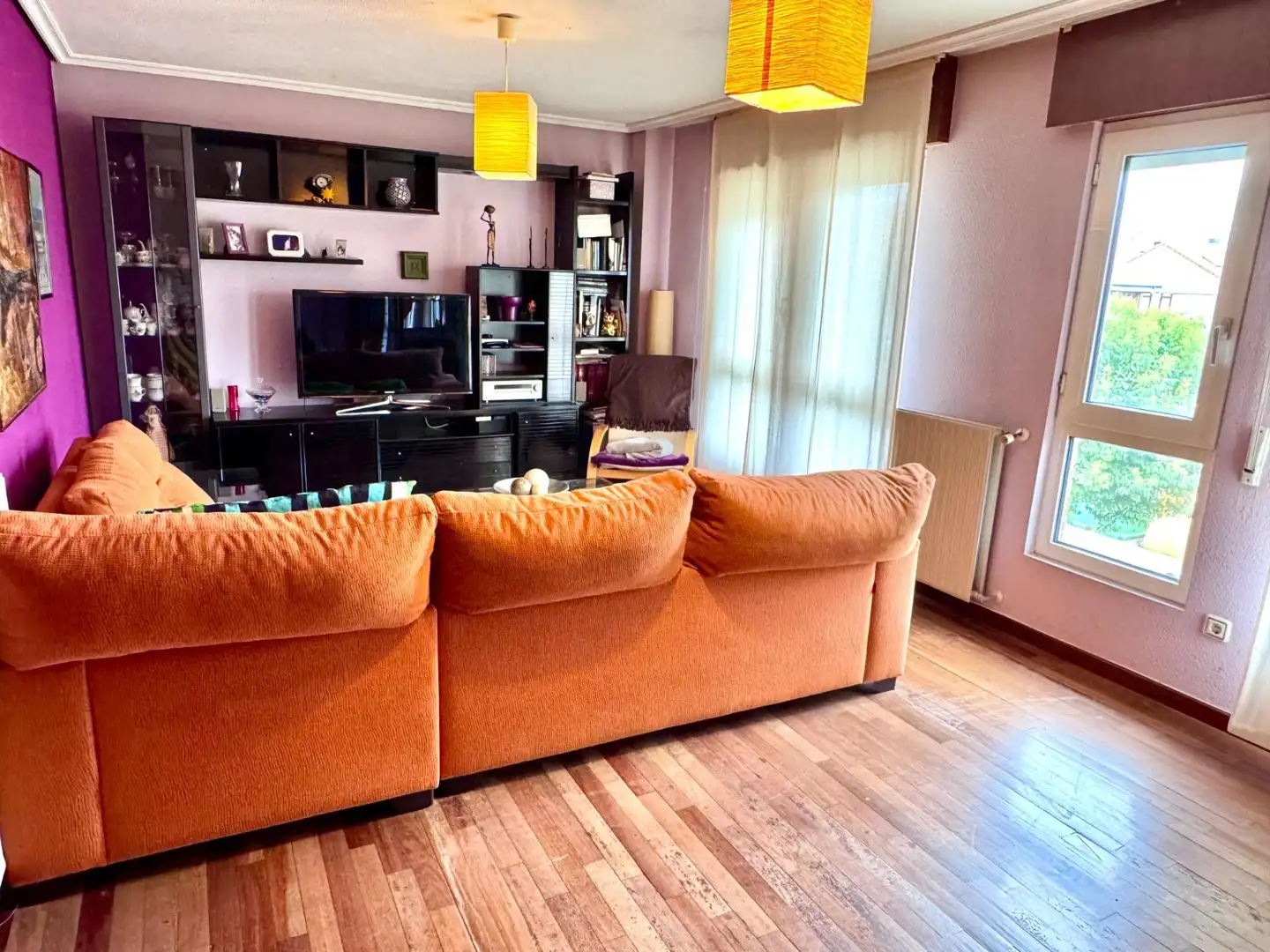 Sala de estar de Dúplex en venta en Reocín con Calefacción, Trastero y Amueblado