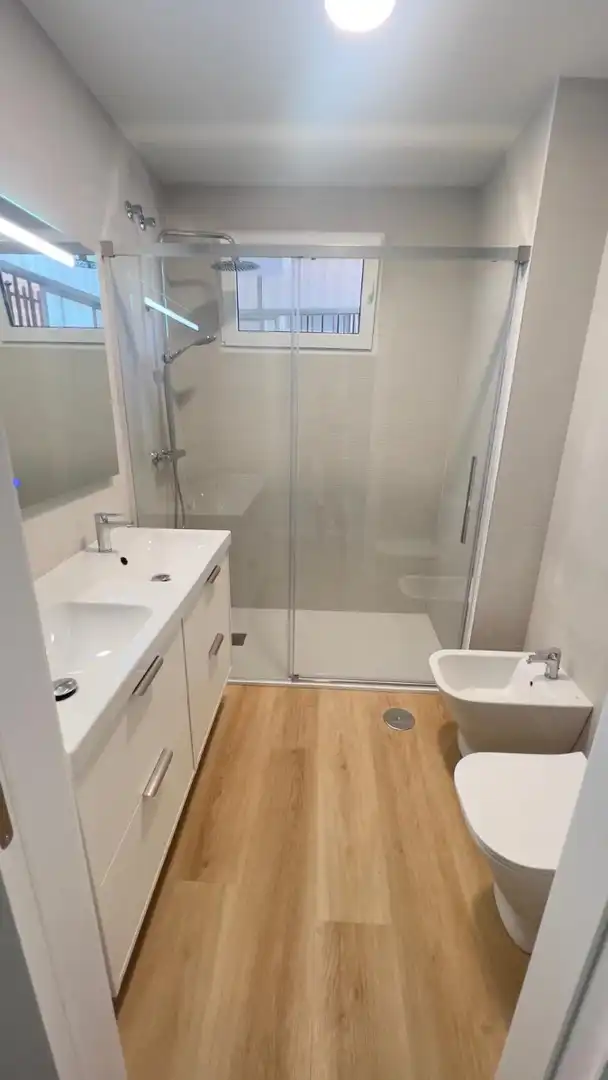 Bany de Apartament de lloguer en Murcia amb Aire condicionat, Moblat i Rentadora