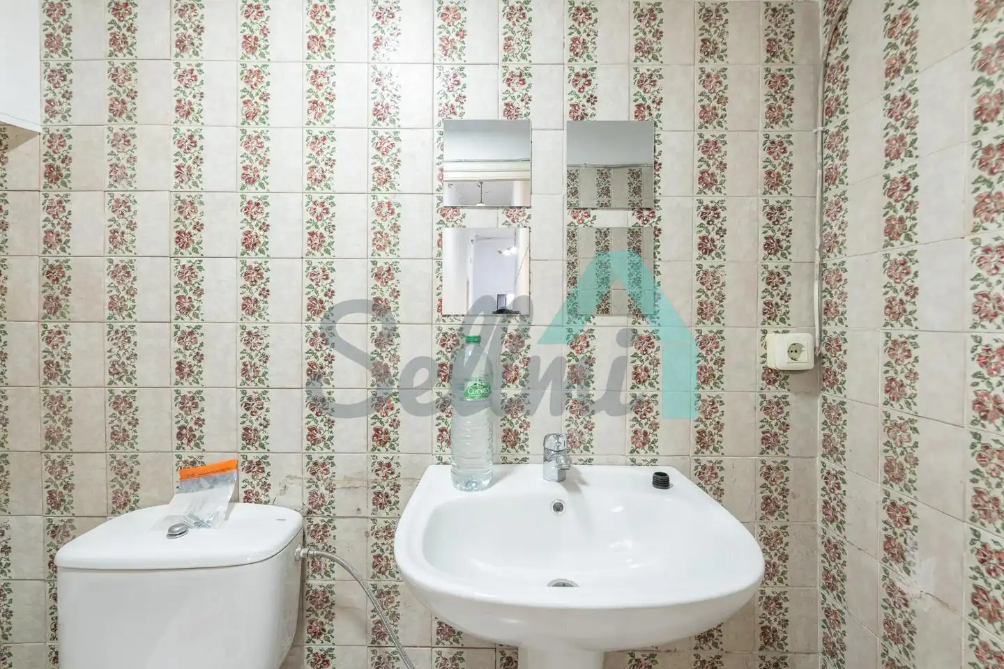 Bathroom of Buildings for sale in Oviedo 