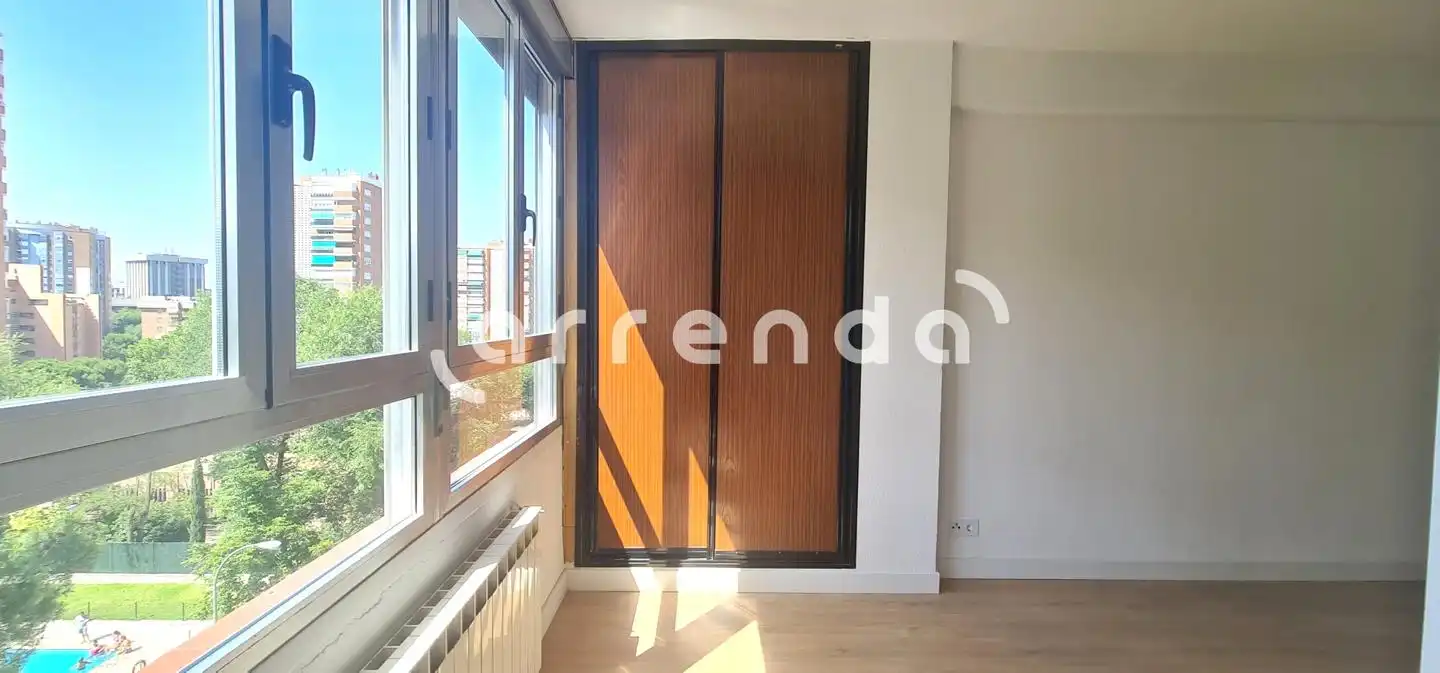 Schlafzimmer von Wohnung zur Miete in Madrid mit Terrasse und Gemeinschaftspool