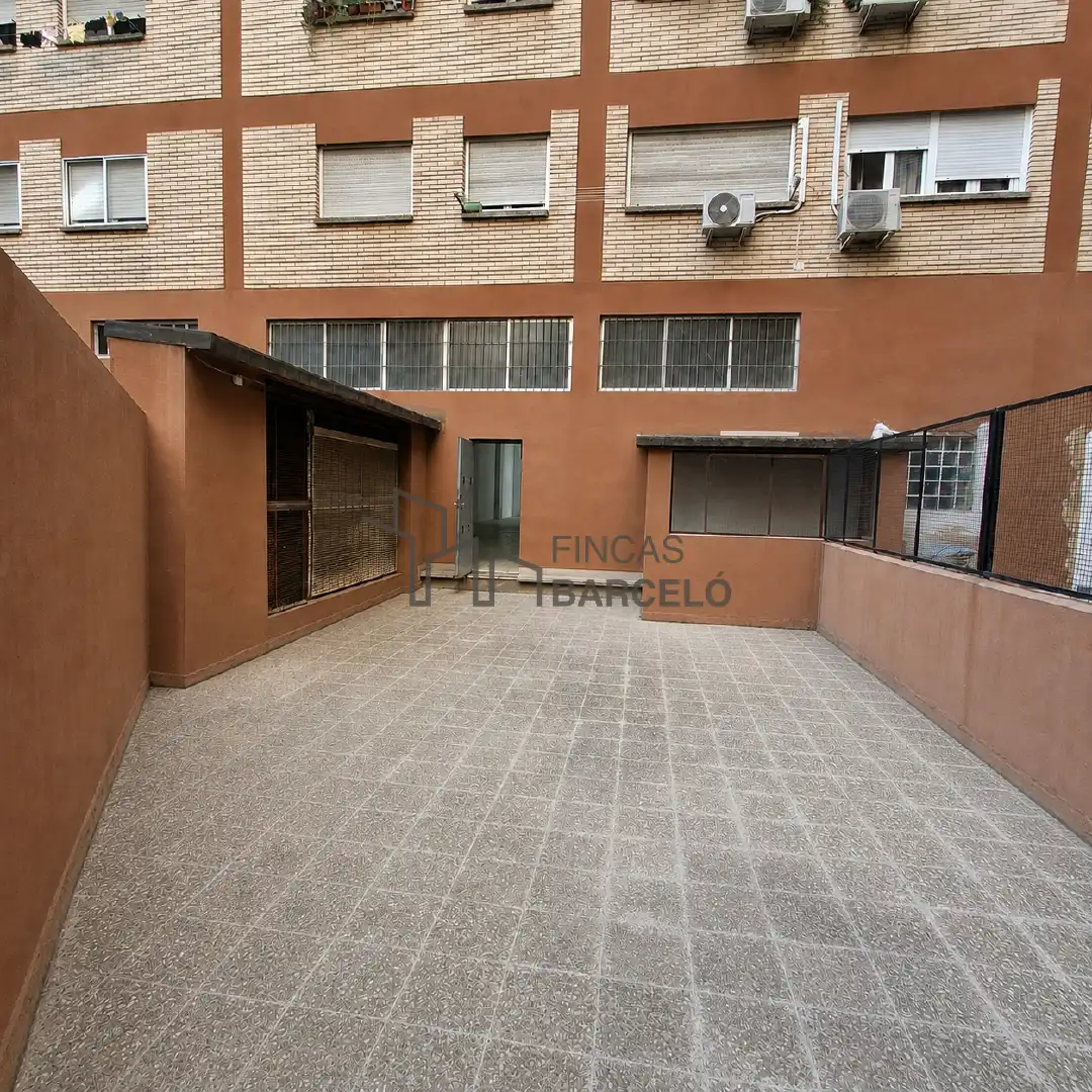 Außenansicht von Geschaftsraum zur Miete in Zaragoza