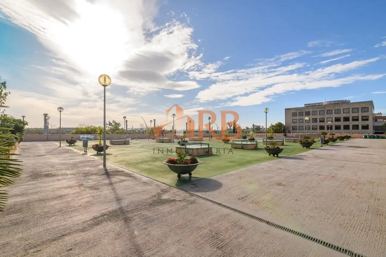 Vista exterior de Ático en venta en Castelldefels con Aire acondicionado, Calefacción y Terraza