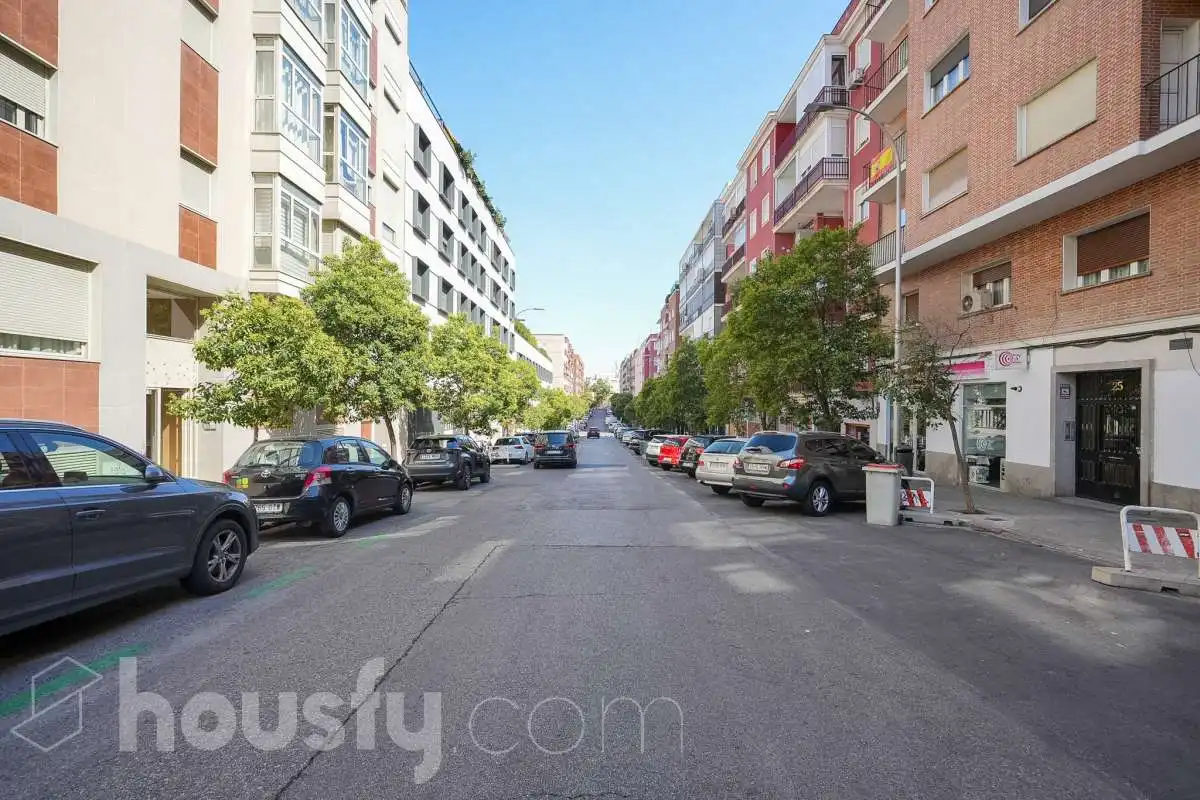 Vista exterior de Pis en venda en Madrid amb Aire condicionat, Calefacció i Moblat