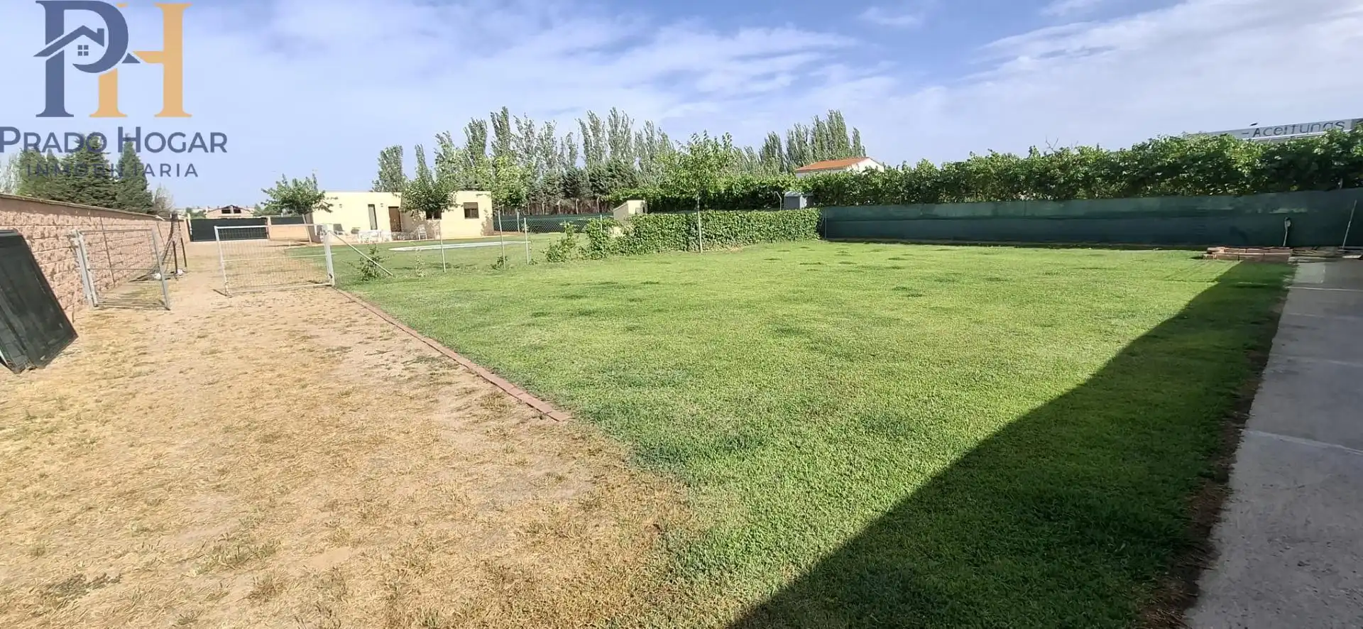 Houses for sale in Calle Calle Moscatel, Pepino