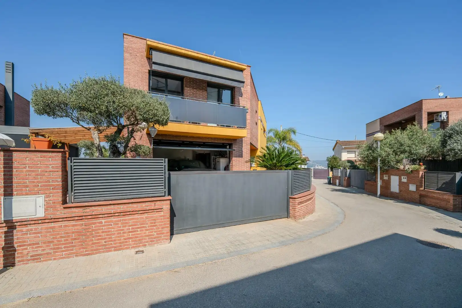 Vista exterior de Casa o xalet en venda en Lloret de Mar amb Calefacció, Jardí privat i Terrassa
