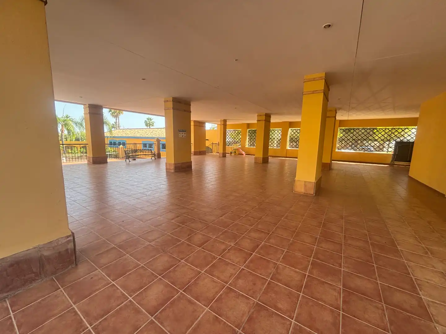 Terraza de Piso en venta en Marbella con Aire acondicionado, Terraza y Amueblado